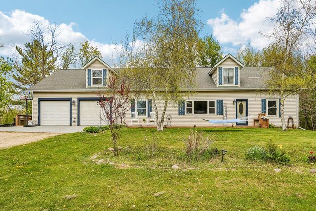 5530 Beaver Dam ROAD, West Bend, WI 53090