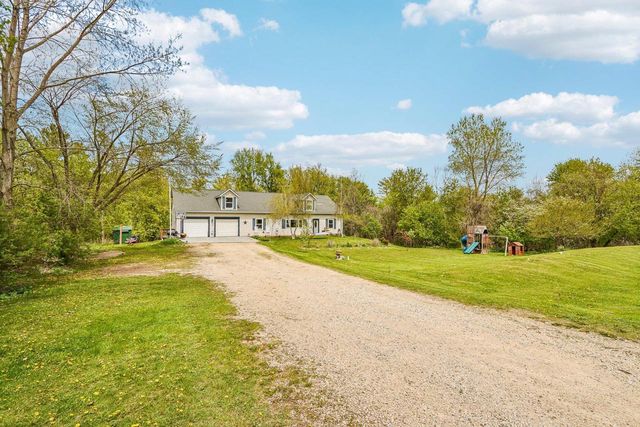 5530 Beaver Dam ROAD, West Bend, WI 53090