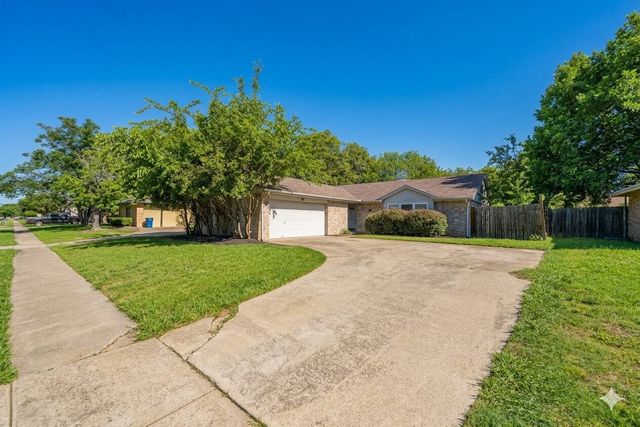 3204 Seaboard Drive, Arlington, TX 76014