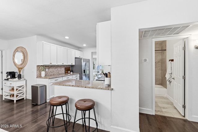 1701 W FAIRMOUNT Avenue, Phoenix, AZ 85015