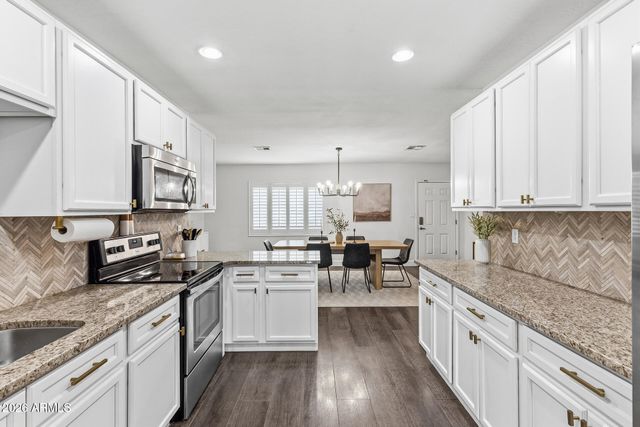 1701 W FAIRMOUNT Avenue, Phoenix, AZ 85015