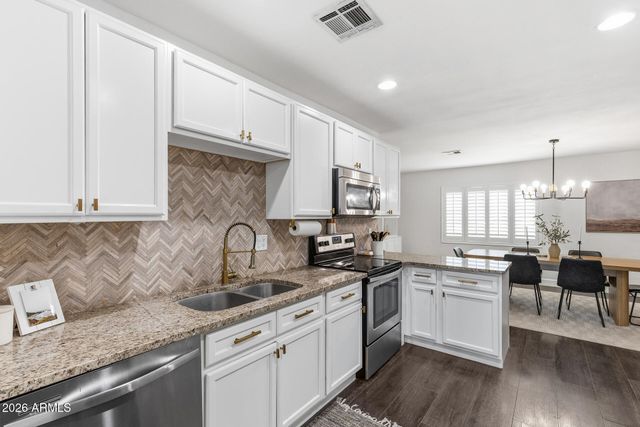 1701 W FAIRMOUNT Avenue, Phoenix, AZ 85015