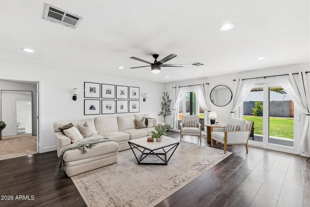 1701 W FAIRMOUNT Avenue, Phoenix, AZ 85015