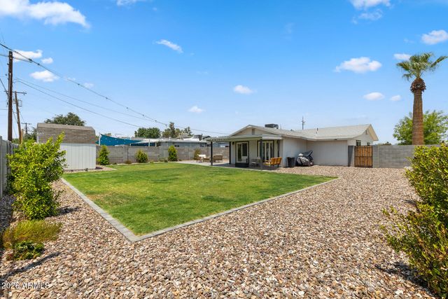 1701 W FAIRMOUNT Avenue, Phoenix, AZ 85015