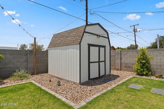 1701 W FAIRMOUNT Avenue, Phoenix, AZ 85015