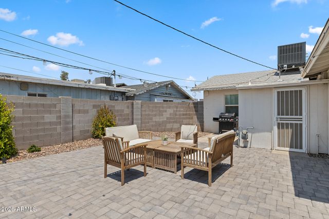 1701 W FAIRMOUNT Avenue, Phoenix, AZ 85015