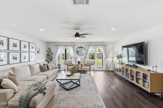 1701 W FAIRMOUNT Avenue, Phoenix, AZ 85015
