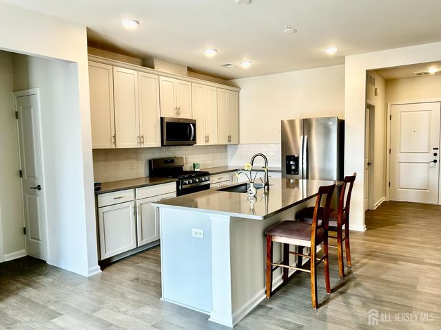 1 Culvert Drive 203, West Windsor, NJ 08550