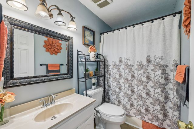 111 River Bend Rd, Hendersonville, TN 37075