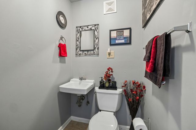 111 River Bend Rd, Hendersonville, TN 37075