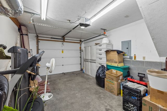 111 River Bend Rd, Hendersonville, TN 37075