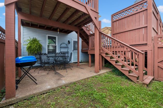 111 River Bend Rd, Hendersonville, TN 37075