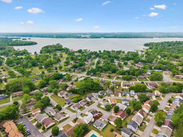 111 River Bend Rd, Hendersonville, TN 37075