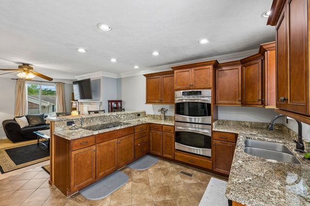 111 River Bend Rd, Hendersonville, TN 37075