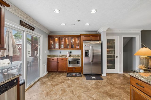 111 River Bend Rd, Hendersonville, TN 37075