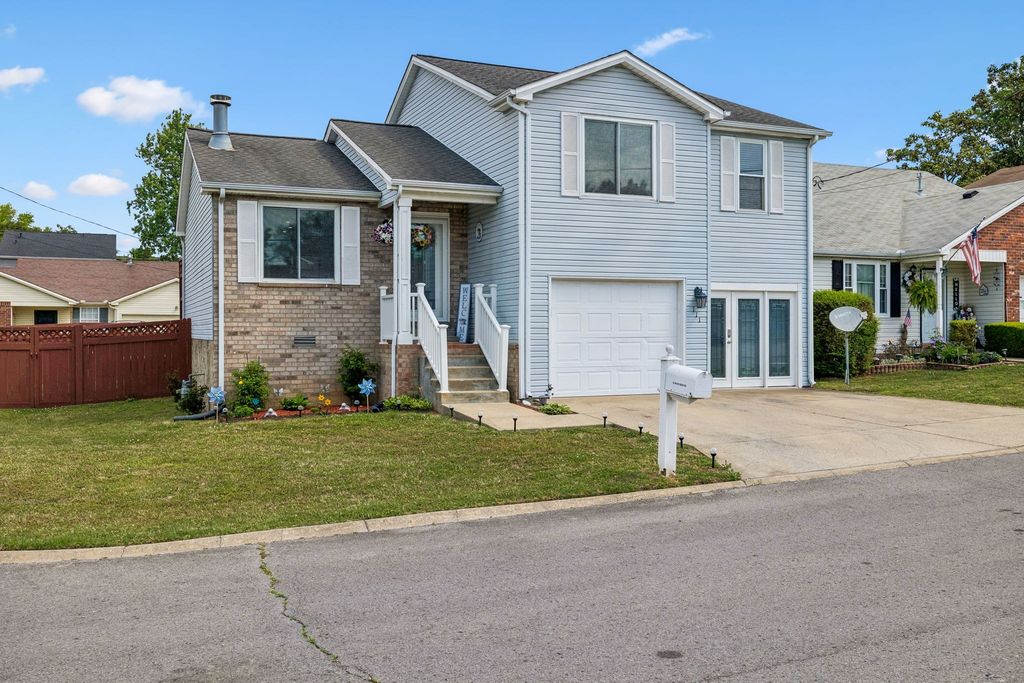 111 River Bend Rd, Hendersonville, TN 37075