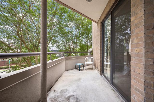 5200 Weslayan Street 204, Houston, TX 77005