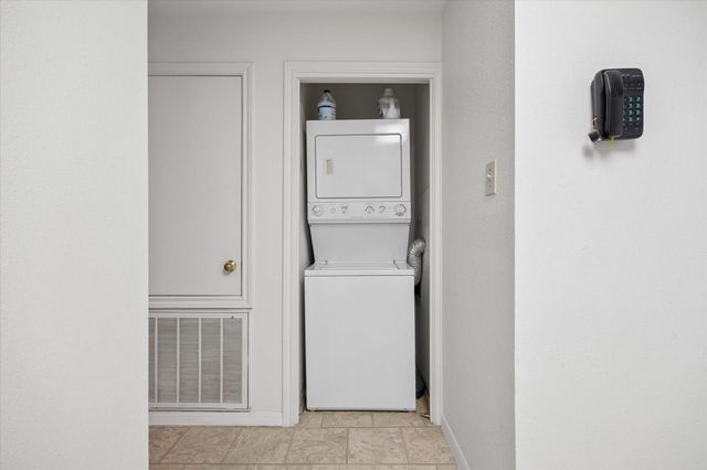 5200 Weslayan Street 204, Houston, TX 77005