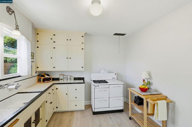 270 E 15th, Pittsburg, CA 94565