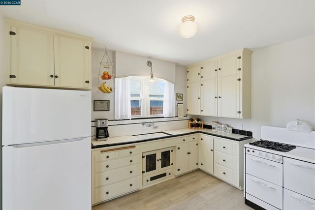 270 E 15th, Pittsburg, CA 94565