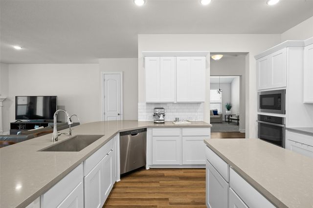 124 Adina DR, Dripping Springs, TX 78620