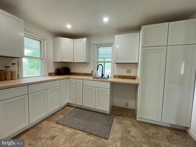 71 W SECOND MOUNTAIN RD, Pottsville, PA 17901