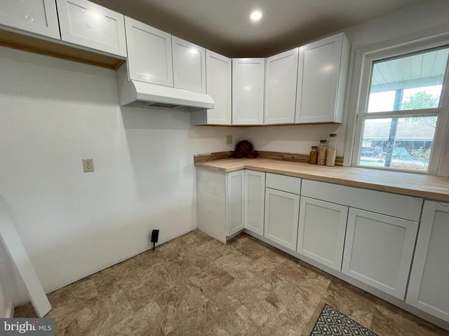 71 W SECOND MOUNTAIN RD, Pottsville, PA 17901