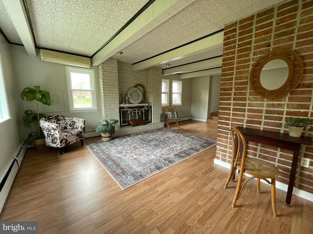 71 W SECOND MOUNTAIN RD, Pottsville, PA 17901