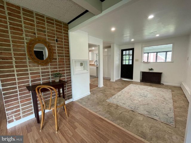 71 W SECOND MOUNTAIN RD, Pottsville, PA 17901