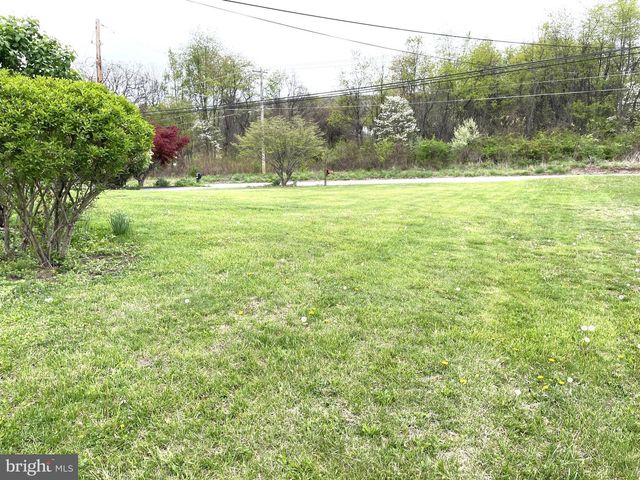 71 W SECOND MOUNTAIN RD, Pottsville, PA 17901