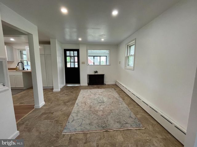71 W SECOND MOUNTAIN RD, Pottsville, PA 17901