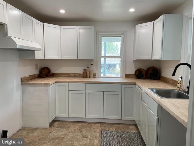71 W SECOND MOUNTAIN RD, Pottsville, PA 17901