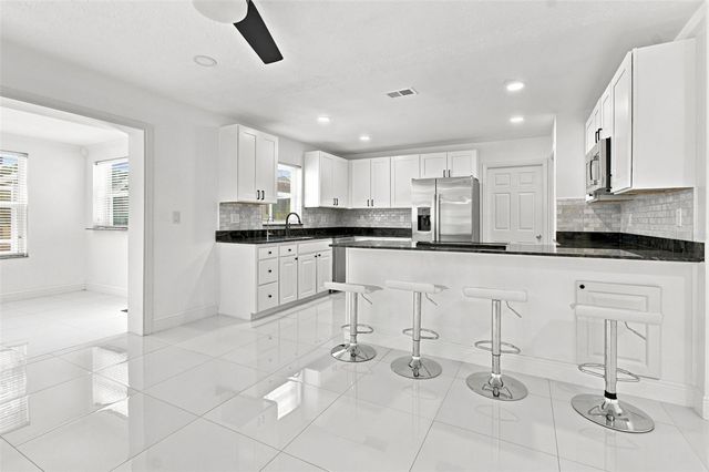 210 LAKE HOBBS ROAD, Lutz, FL 33548