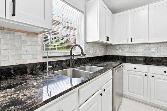 210 LAKE HOBBS ROAD, Lutz, FL 33548