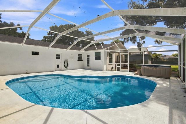 210 LAKE HOBBS ROAD, Lutz, FL 33548