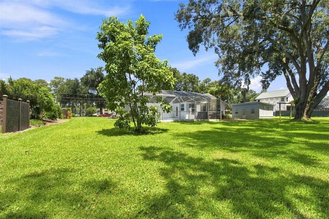 210 LAKE HOBBS ROAD, Lutz, FL 33548