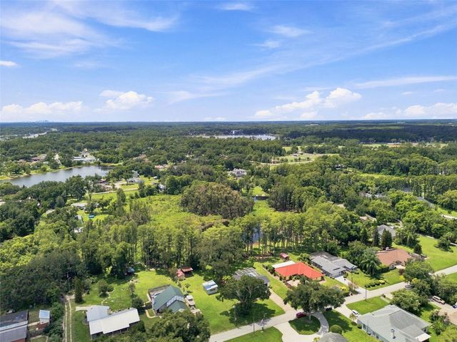 210 LAKE HOBBS ROAD, Lutz, FL 33548
