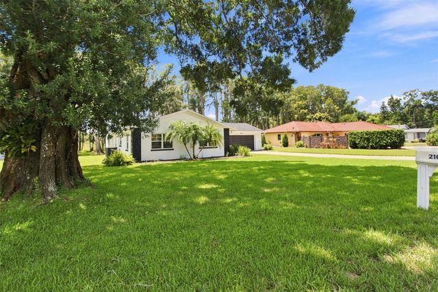 210 LAKE HOBBS ROAD, Lutz, FL 33548