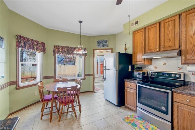 439 Mayfield PL, Newport News, VA 23608