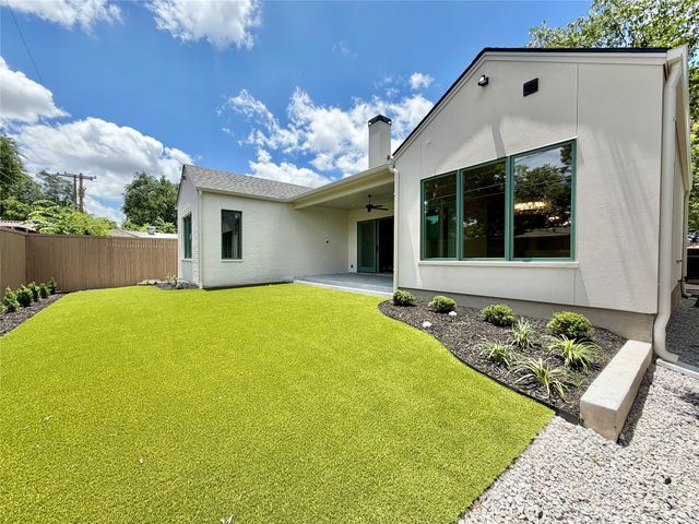 820 Edgefield Road, Fort Worth, TX 76107