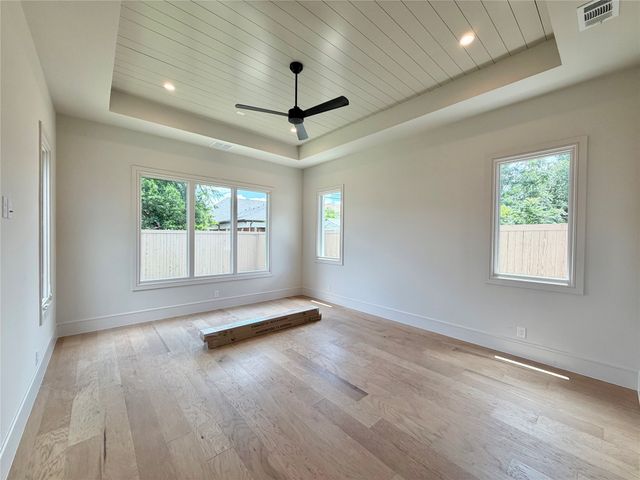 820 Edgefield Road, Fort Worth, TX 76107