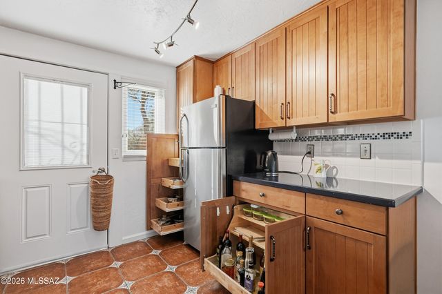 248 S Paseo Lobo Unit D, Green Valley, AZ 85614