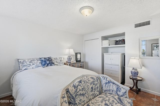 248 S Paseo Lobo Unit D, Green Valley, AZ 85614