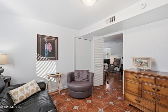 248 S Paseo Lobo Unit D, Green Valley, AZ 85614