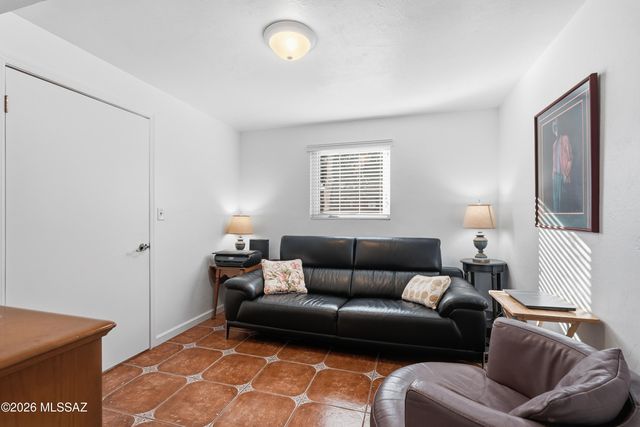 248 S Paseo Lobo Unit D, Green Valley, AZ 85614