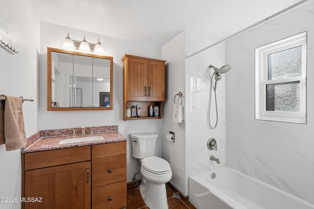 248 S Paseo Lobo Unit D, Green Valley, AZ 85614