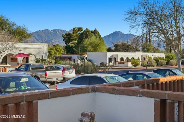 248 S Paseo Lobo Unit D, Green Valley, AZ 85614