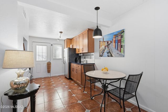 248 S Paseo Lobo Unit D, Green Valley, AZ 85614