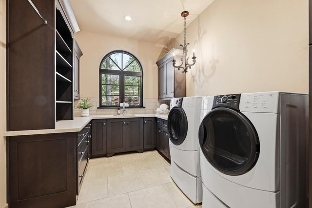 1240 Forest View Dr, Meadow Vista, CA 95722