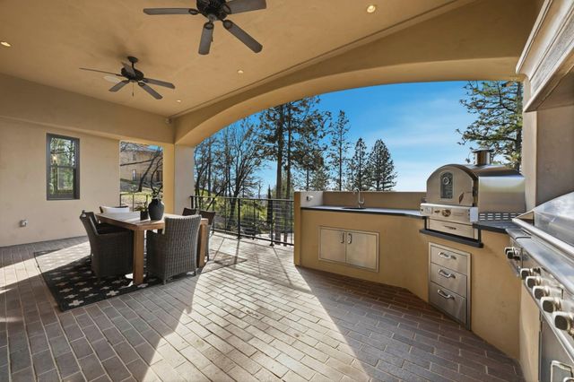 1240 Forest View Dr, Meadow Vista, CA 95722